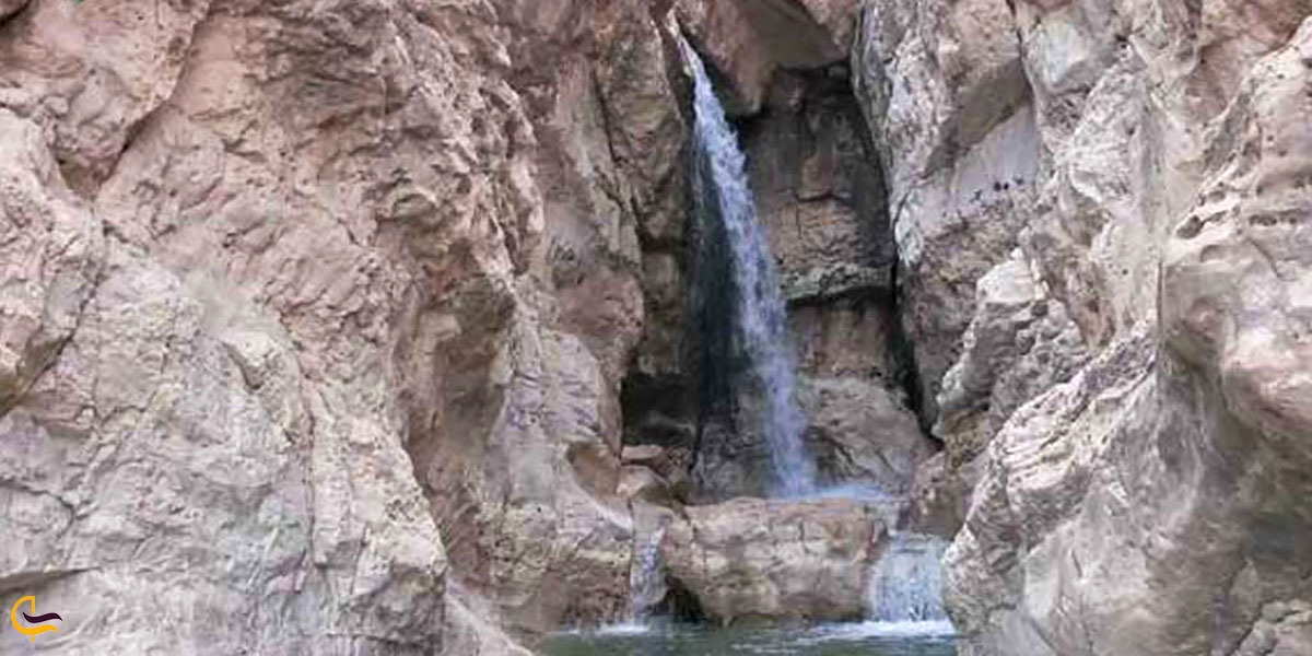 تصویری از آبشار حکیم باشی