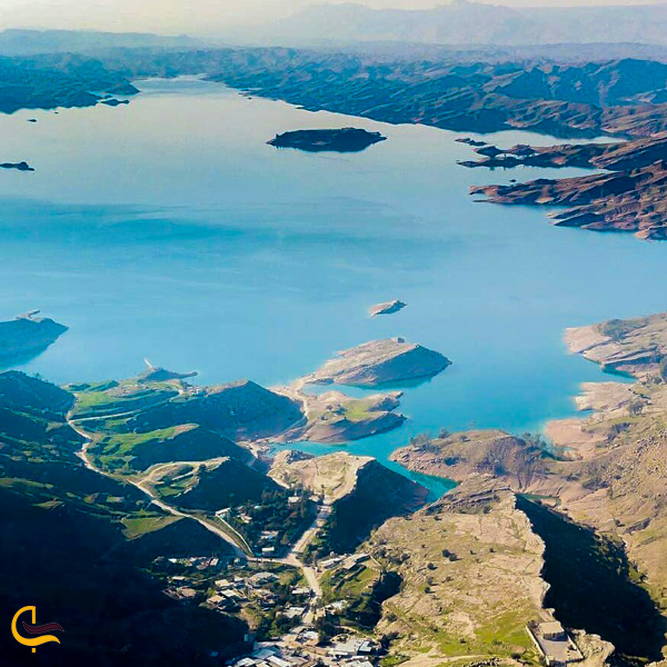 تصویری از نمای بالای جزیره دریاچه دزفول