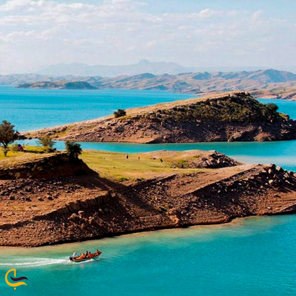نمایی از جزیره دریاچه شهیون دزفول