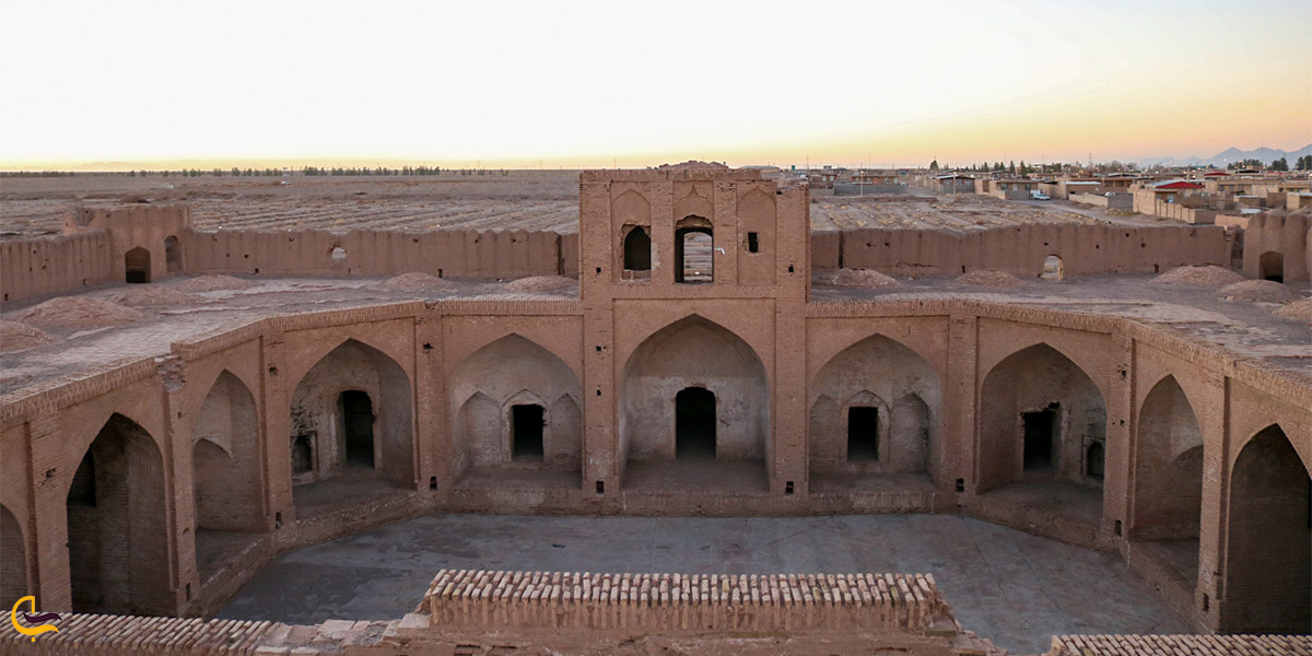 نمایی از کاروانسرای کبوترخان