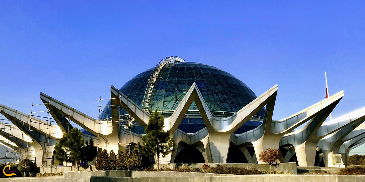 نمایی از آسمان نما گنبد مینا