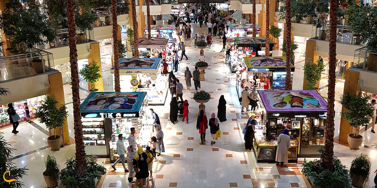 نمایی از طبقه منفی یک مرکز خرید تیراژه