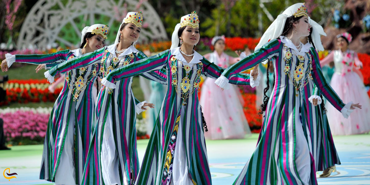 تصویری از رقص محلی ازبکستان در مراسم نوروزی