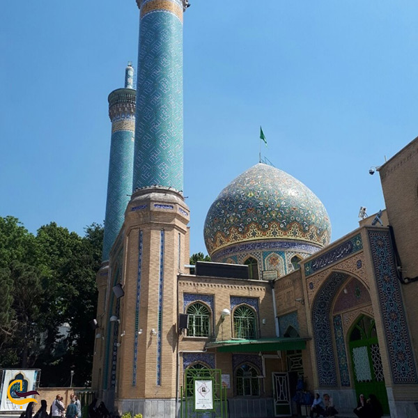زیارت از امامزاده حسن در شهر کرج