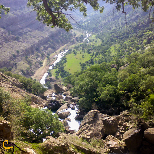 تصویری از آبشار شلا در منطقه حفاظت شده شیمبار