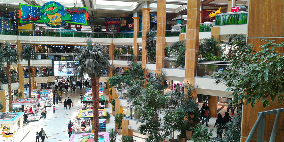 نمایی از طبقه دوم پاساژ تیراژه