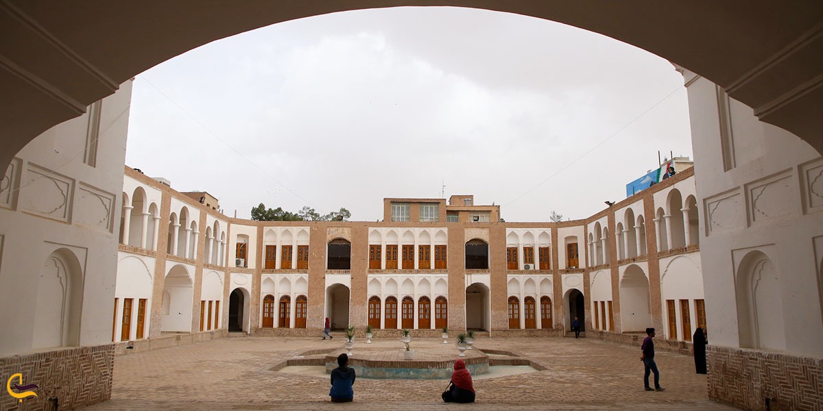 تصویری از مدرسه شوکتیه