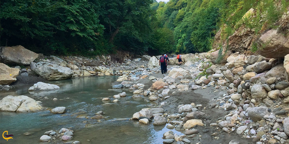 نمایی از تنگه سرا