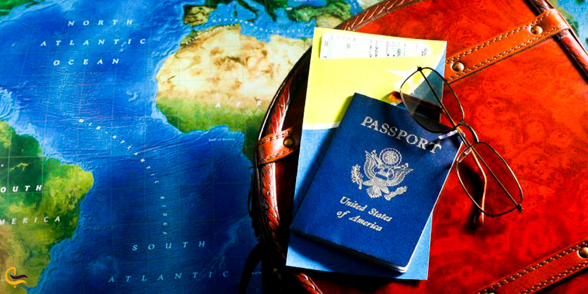 تصویری از پاسپورت برای سفر