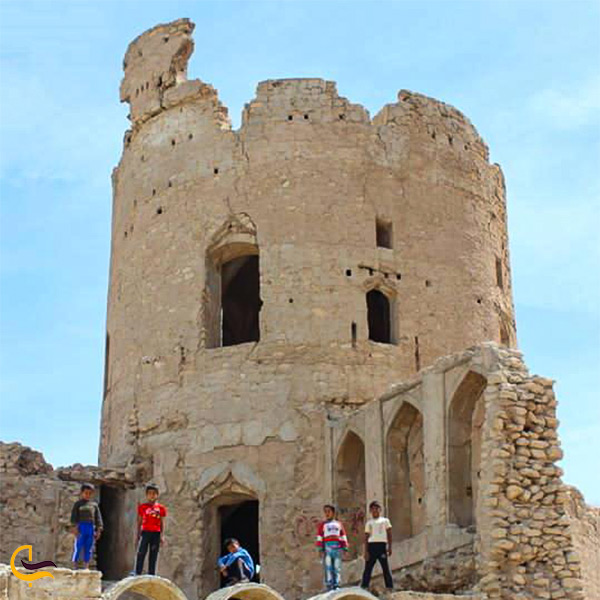 بازدید از قلعه بردستان بوشهر