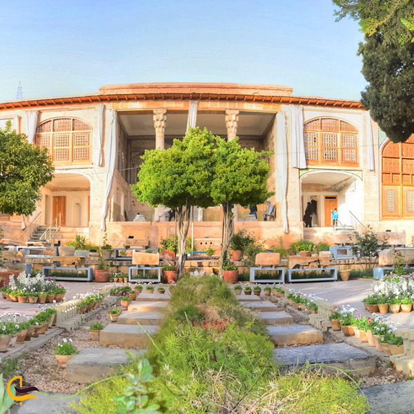 بازدید از باغ موزه هفت تنان شیراز