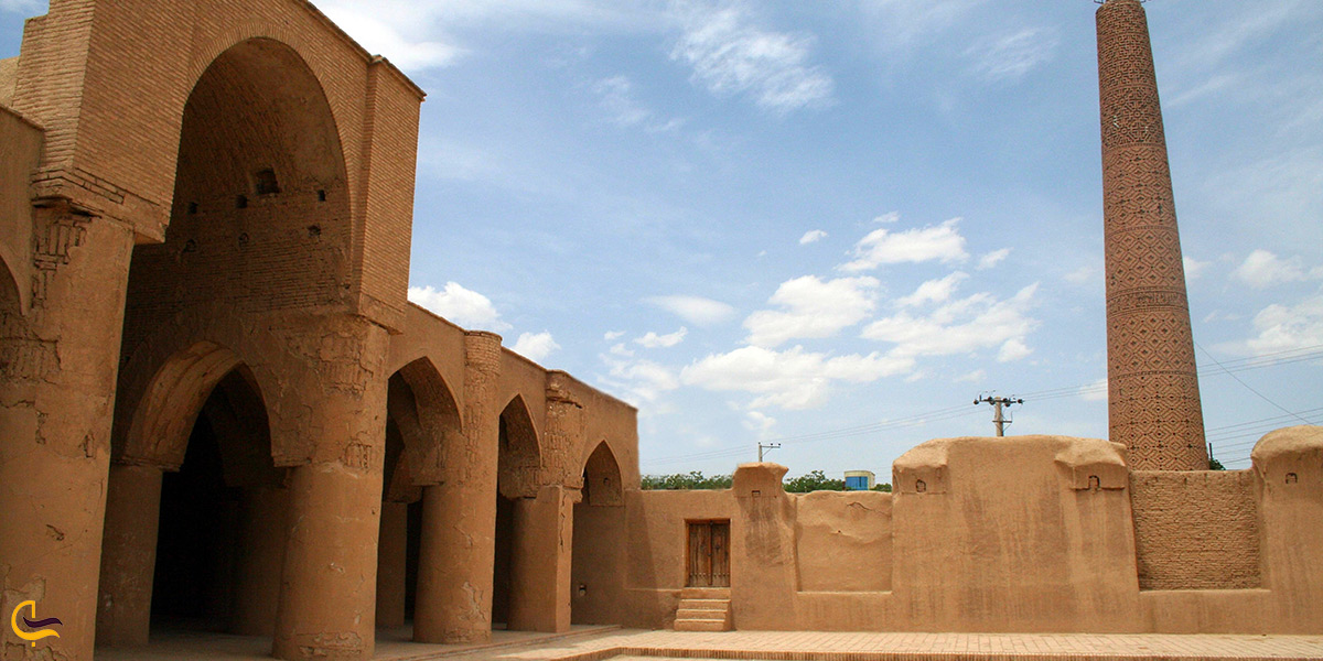 بازدید از مسجد تاریخی شهر دامغان