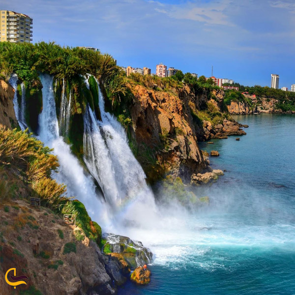 تصویری از آبشار آنتالیا ترکیه