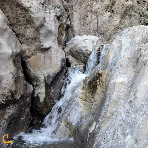 تصویری از آبشار آبگرم کریز کاشمر