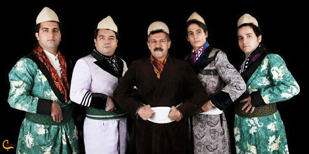 تصویری از لباس محلی خرم آباد