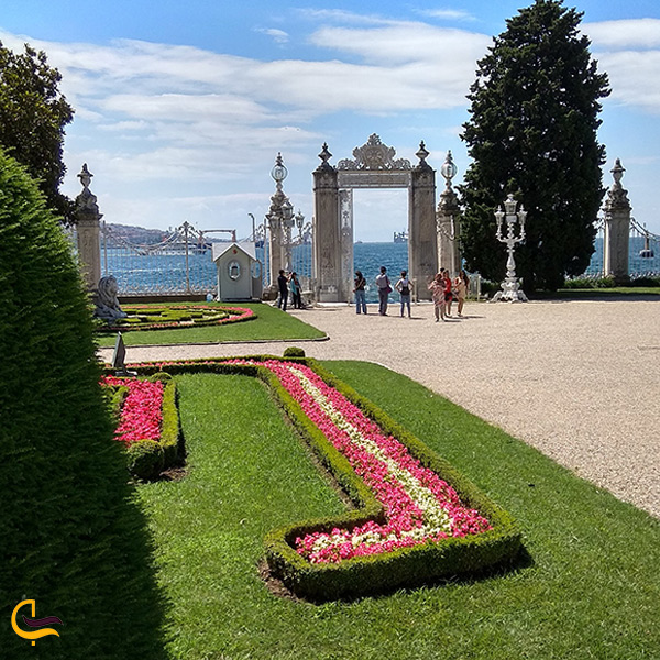 تصویری از کاخ دلمه باغچه استانبول