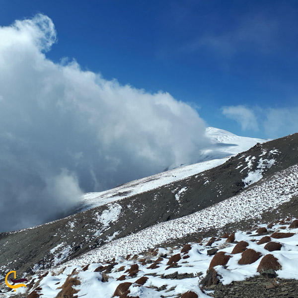 تصویری از قله شیرباد