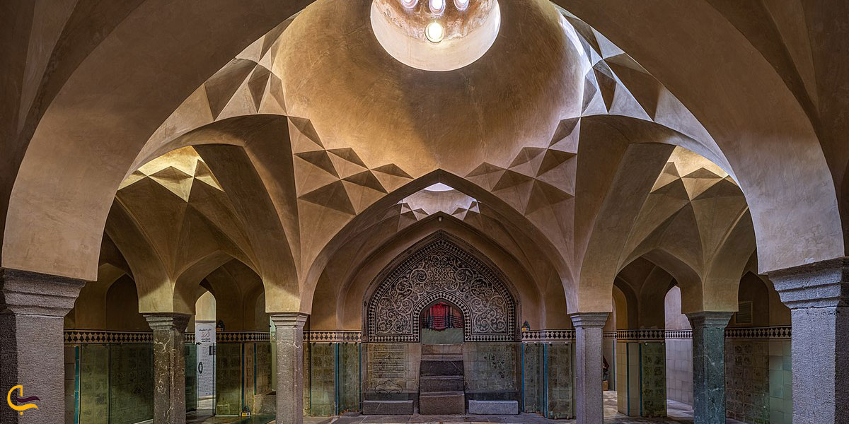نمایی از معماری حمام علی قلی خان