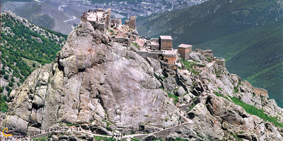 نمایی از قلعه بابک
