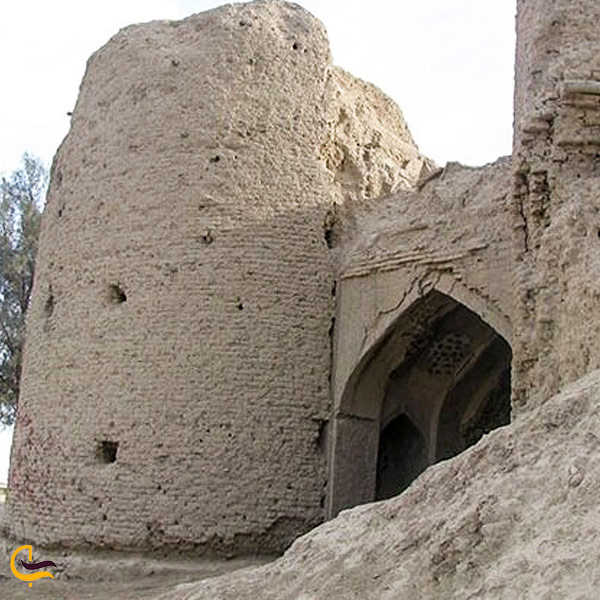 تصویری از قلعه بهمن داراب