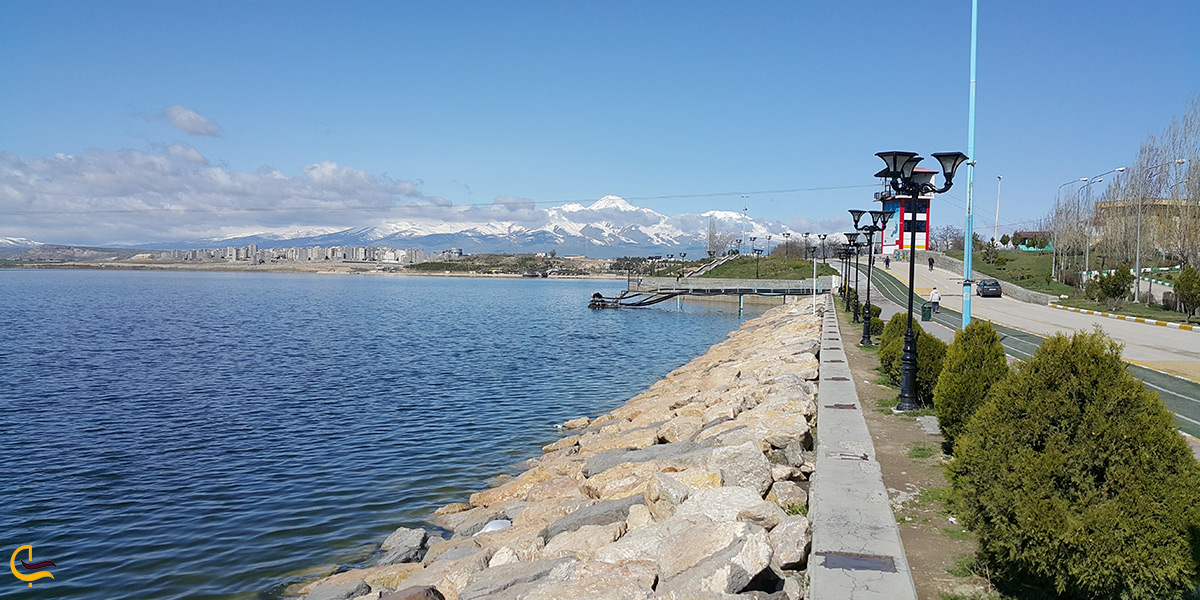 تصویر زیبا از دریاچه شورابیل اردبیل