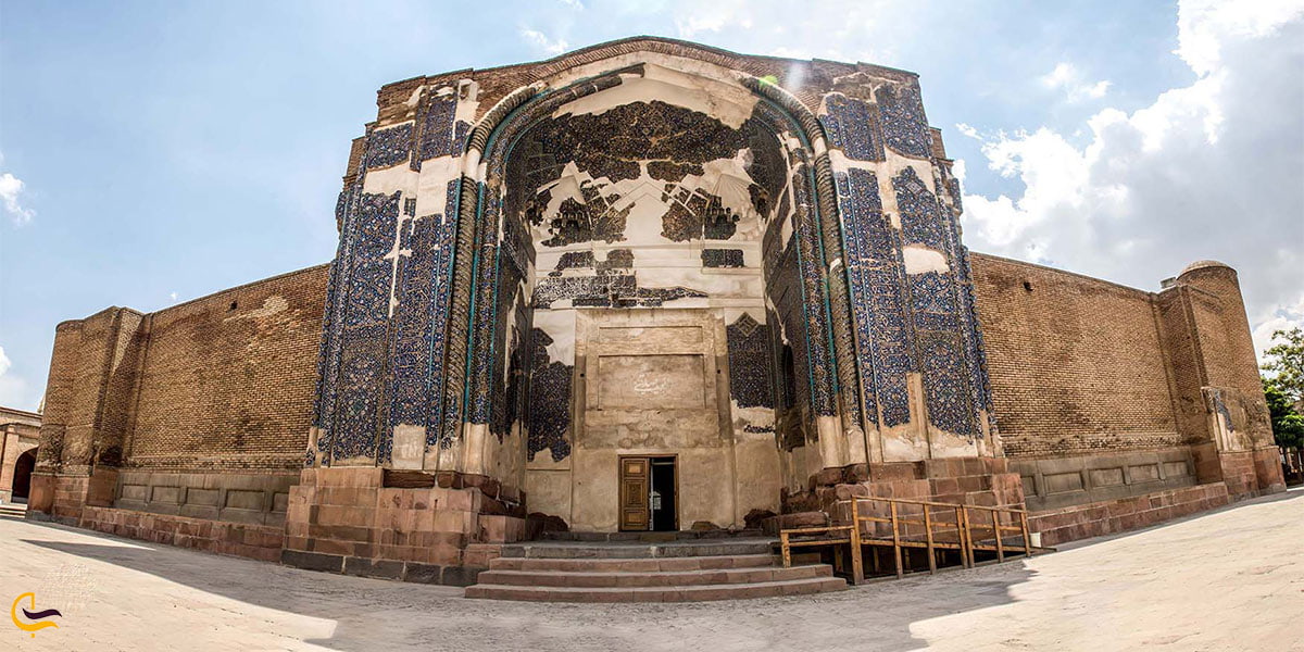 نمایی از مسجد کبود
