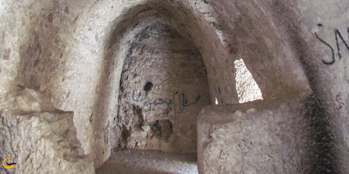 تصویری از دالان در معبد کلات