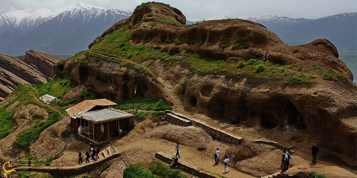 نمایی از قلعه الموت