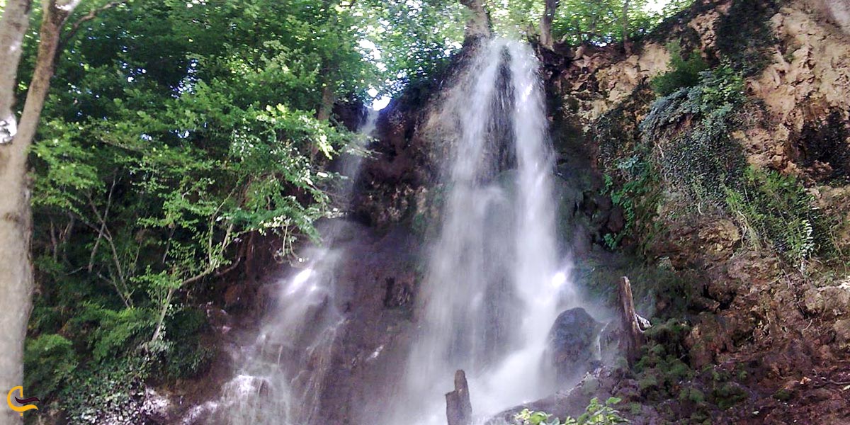تصویری از آبشار پارک جنگلی هزار جریب بهشهر
