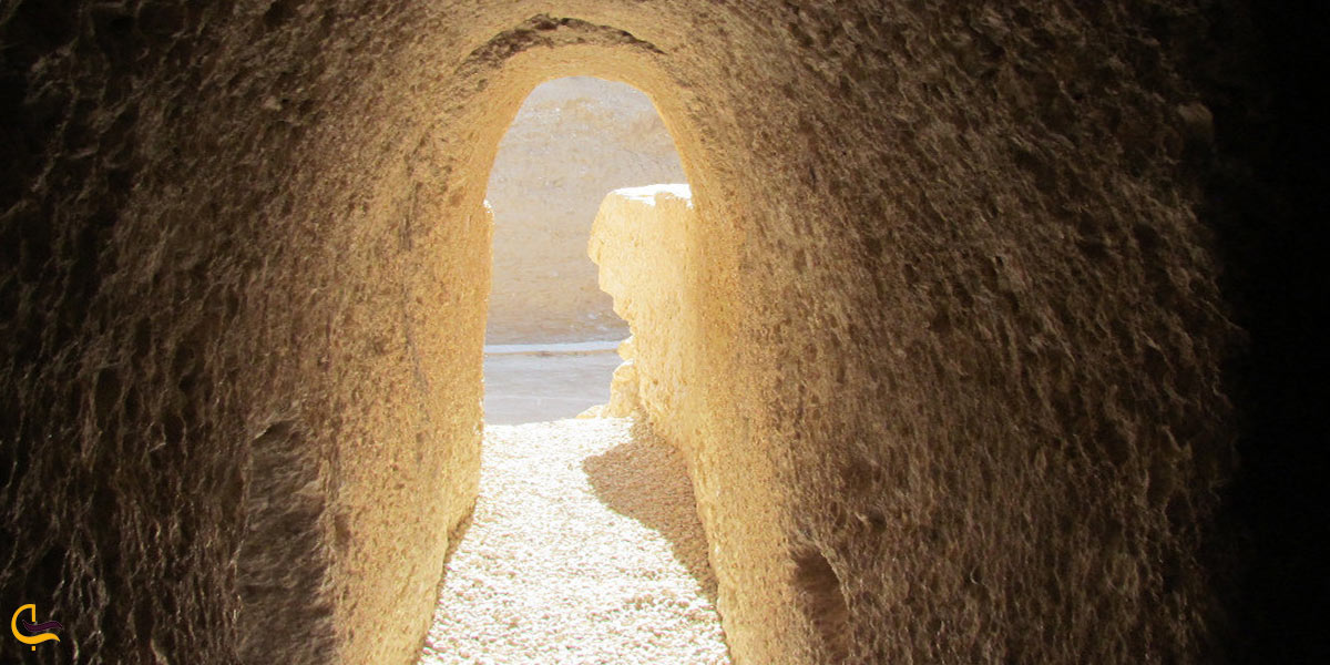نمایی از دالان اخر در معبد کلات بوشهر