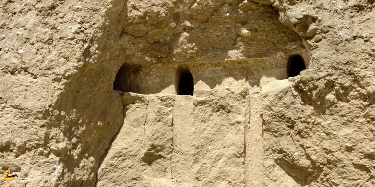 تصویری از پنجره های معبد کلات