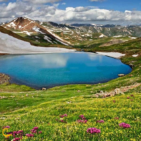 تصویری از دریاچه کوه گل