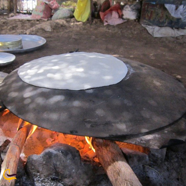 نان محلی هنر دست مردم روستای سوباتان