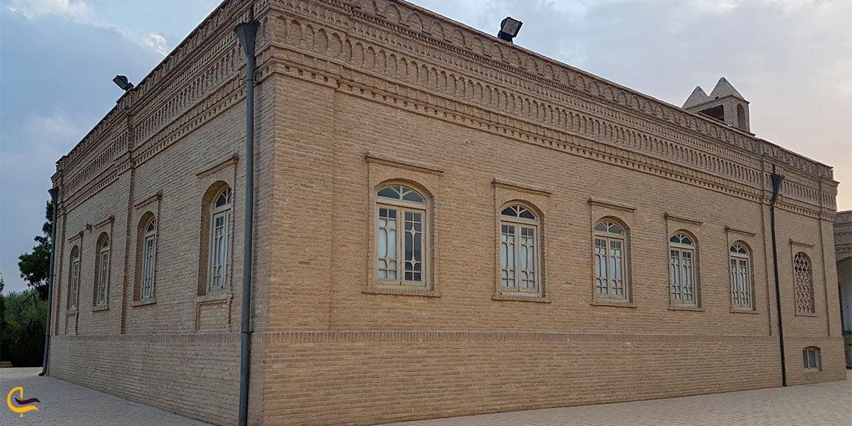 نمایی از مدرسه مارکار