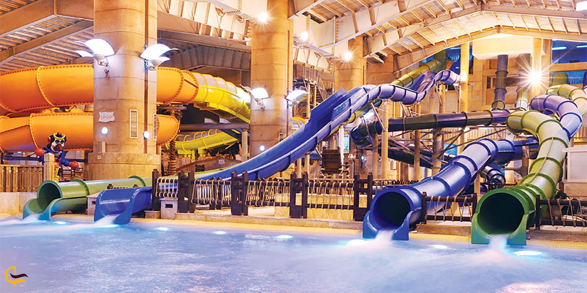 نمایی از دهکده موج های آبی مشهد