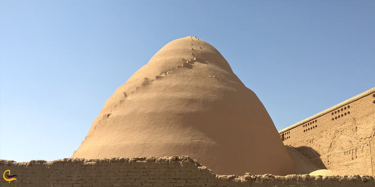 تصویری از یخچال خانه مبید