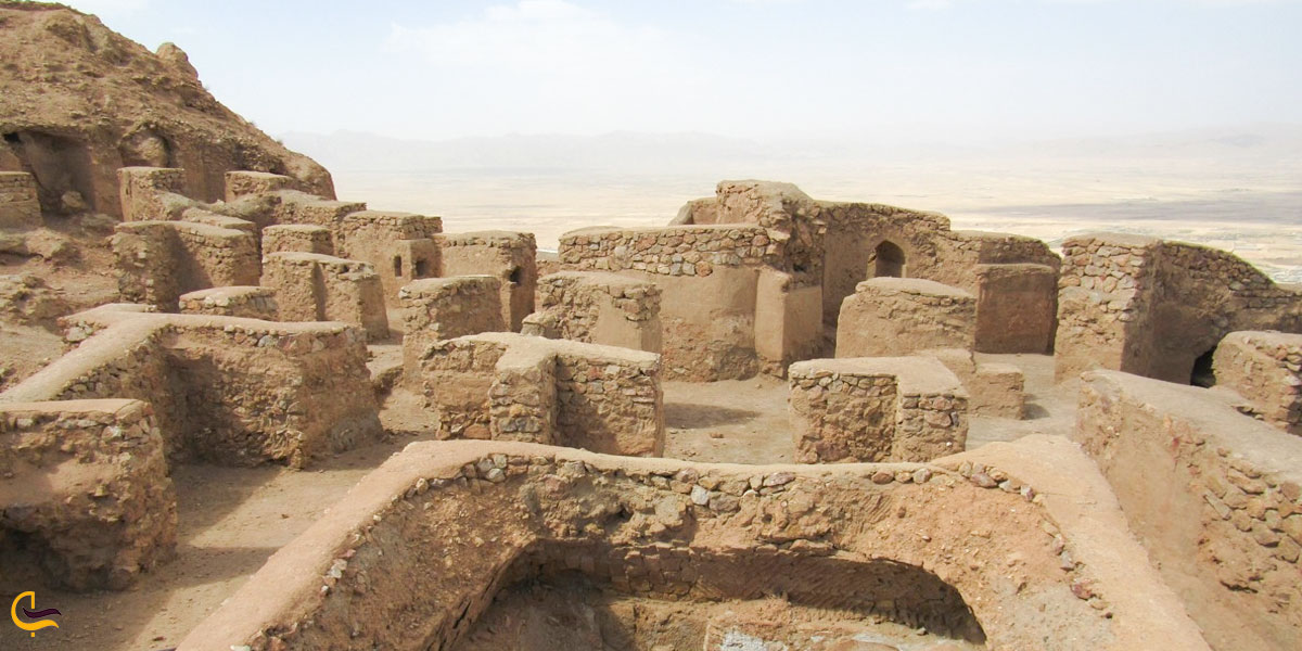 تصویری از قلعه کوه قائن