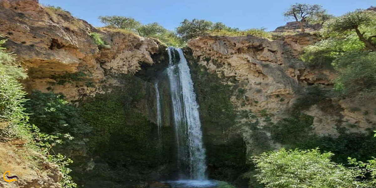 تصویری از آبشار نادری دنا