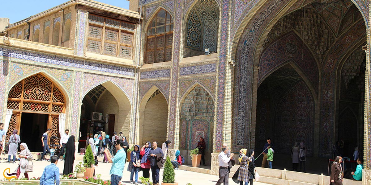 تصویری از محوطه مسجد نصیر الملک شیراز