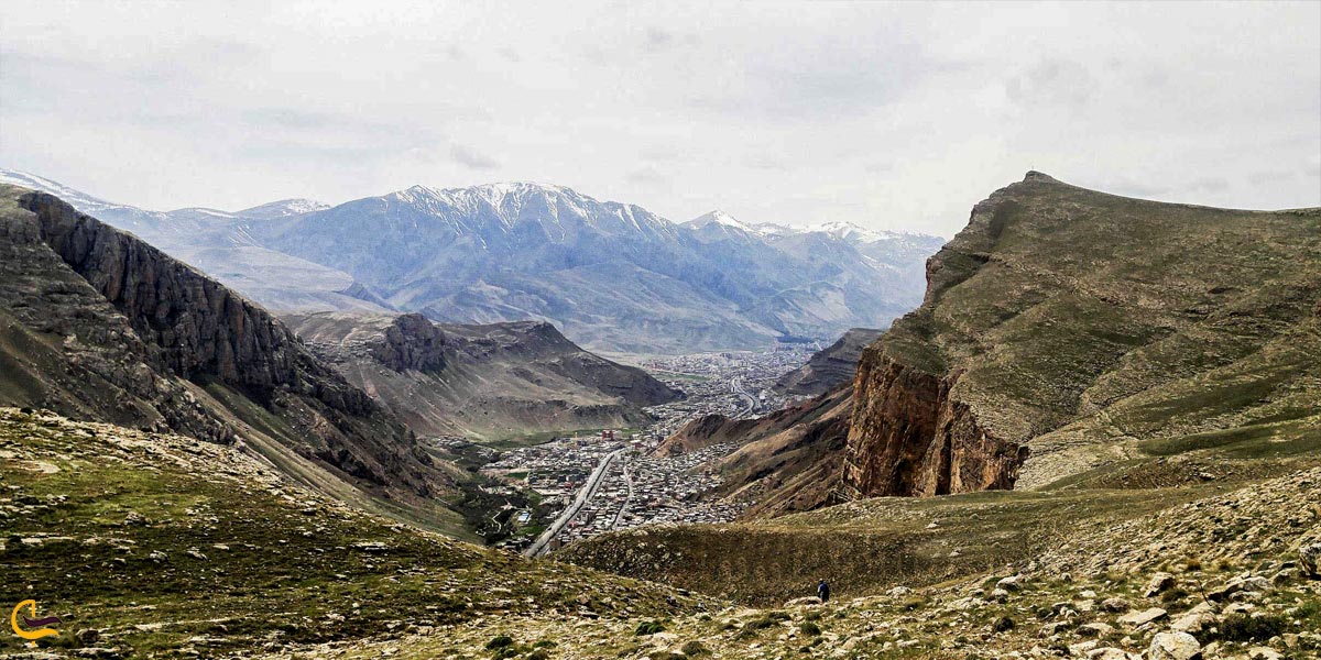تصویری از کوه و طبیعت گوزلو