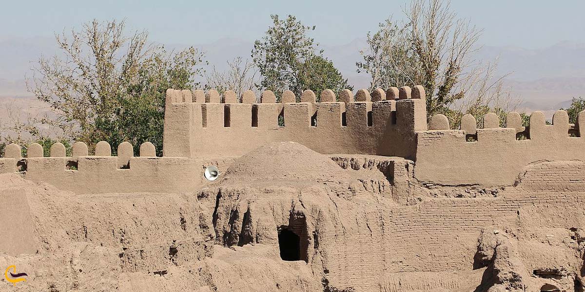 تصویری از بنای خشتی در ارگ راین کرمان