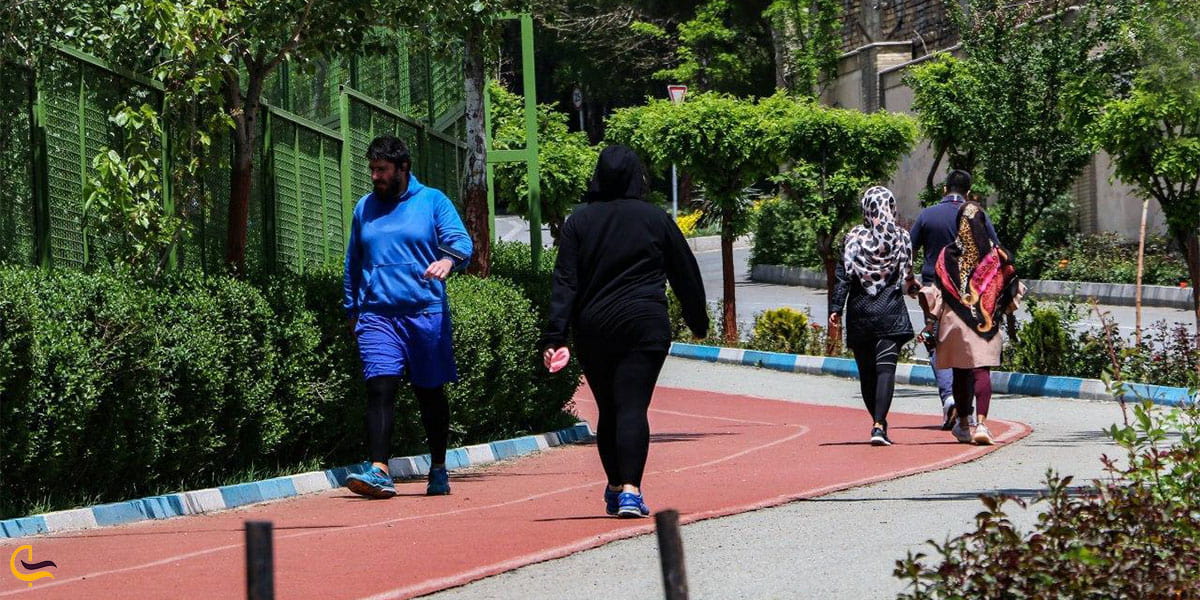 نمایی ازکفپوش های جاده تندرستی باشگاه انقلاب