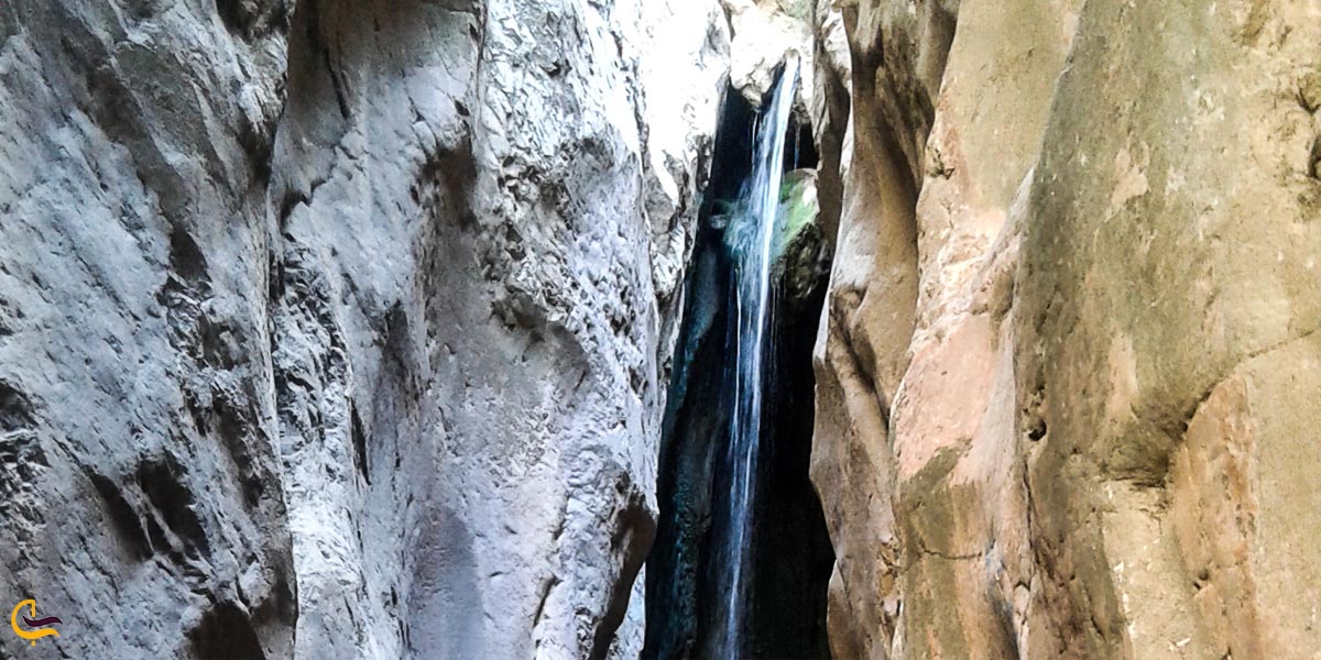 تصویری از آبشار دره سیمک کرمان