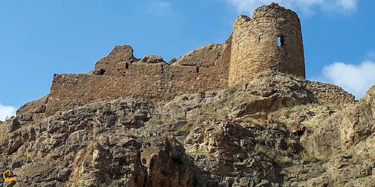 نمایی از  قلعه پولاد