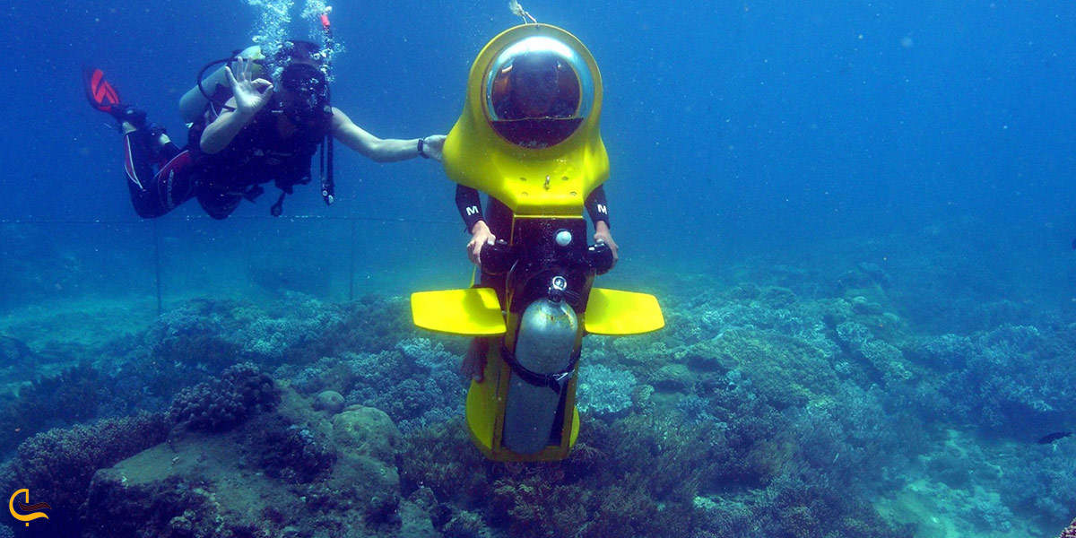 نمایی از اسکوتر زیردریایی