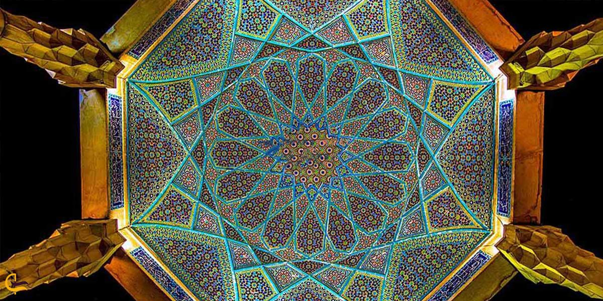 تصویری از نمادشناسی آرامگاه حافظ شیرازی