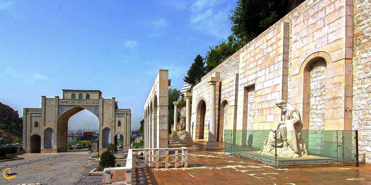 نمایی از آرامگاه خواجو کرمانی