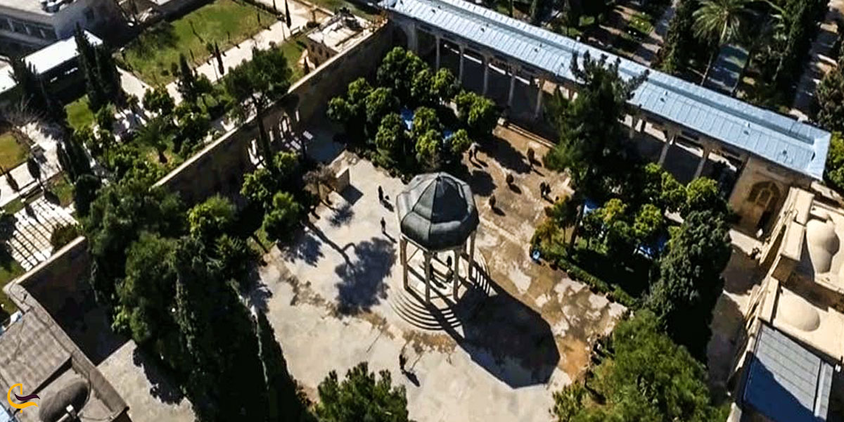 تصویری از بالای آرامگاه حافظیه شیراز