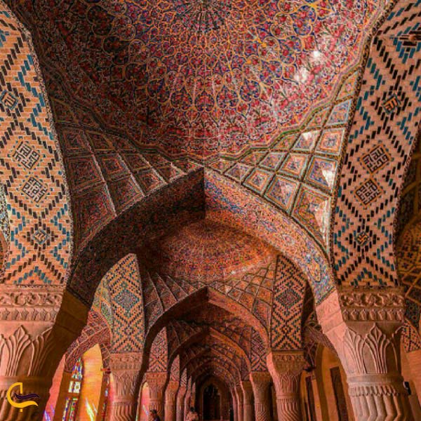 تصویری از سقف شبستان مسجد نصیرالملک شیراز