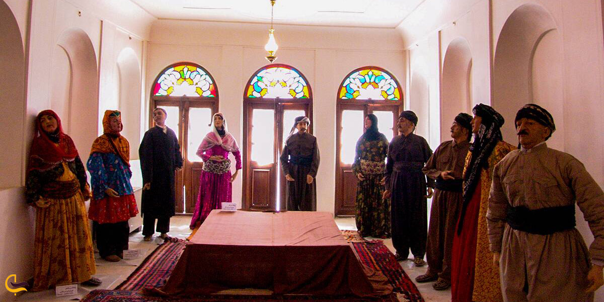 تصویری از مجسمه در موزه مردم شناسی عمارت آصف وزیری سنندج